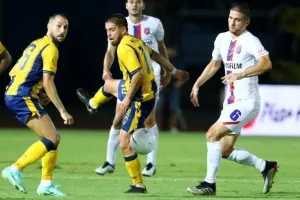 Πρώτο βήμα με το... πρώτο του "Τσέπο"! (Φώτος)