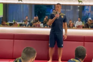 Το αντίο του Στραχίνια: "Θέλω Κύπελλο, πρωτάθλημα και ομίλους" (Βίντεο)