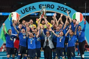 Η στιγμή της απονομής στους Πρωταθλητές Ευρώπης! (Φώτος)