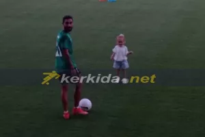Μπαλίτσα... με την μικρούλα του!
