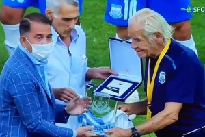 Τίμησαν... τον σπουδαίο Κρυστάλλη (Φώτος)