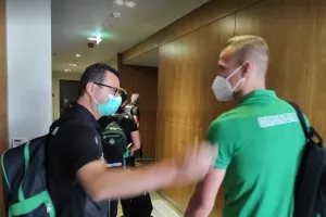 Άφιξη στο ξενοδοχείο (Φώτος/Βίντεο)