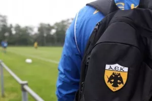 Σε διαπραγματεύσεις για εξτρέμ η ΑΕΚ