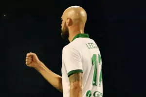 Λέζιακς σε τέσσερις περιπτώσεις/ Τα δοκίμασε ΟΛΑ αλλά...