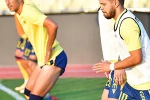 ΦΩΤΟΣ/Η προθέρμανση της ΑΕΛ
