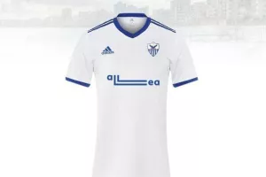 Με την λευκή εμφάνιση...
