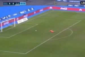 (Αντίπαλος Ομόνοιας) ΓΚΕΛΑ ολκής από τον κήπερ! (βίντεο)