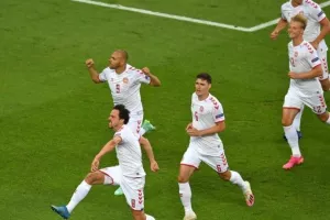 Στα ημιτελικά η φοβερή Δανία!
