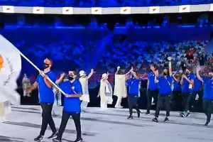 Ο σημαιοφόρος μας! 