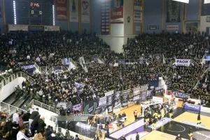 Κάλεσμα της Θύρας 4 για τα διαρκείας σε μπάσκετ και χάντμπολ