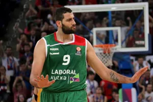 Μπασκόνια σε Μπουρούση: «Πάντα θα θυμόμαστε εκείνη τη χρονιά»