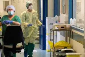 Ακόμα τρεις θάνατοι και 1014 κρούσματα