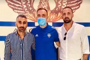 Τρίτωσε... τα "μπαμ" ο Αιμίλιος με Πόποβιτς!