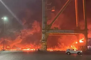 (ΒΙΝΤΕΟ) Ισχυρή έκρηξη στο Ντουμπάι/Ανατινάχθηκε δεξαμενόπλοιο