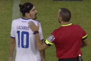 Με το "10" στην πλάτη ο Λάζαρος