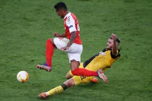 «Θέλει να φύγει από την ΑΕΚ ο Χνιντ»