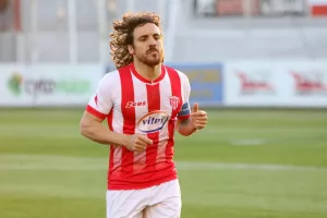 Έβαλε και τη δεύτερη δόση…