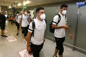 Έφτασε Αθήνα η Νέφτσι για το ματς με τον Ολυμπιακό