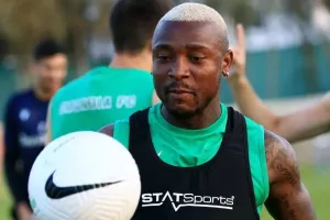 (sportske.jutarnji.hr) Δεν... χαιρέτησε τους πρώην συμπαίκτες του ο Ιγιάγι