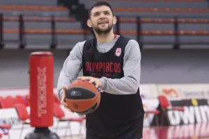 Ο «Παπ» κάνει τους πάντες στον Ολυμπιακό να χαμογελούν!