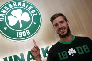 Πέρεθ: «Τυχερός που είμαι στον Παναθηναϊκό, είμαι αμυντικογενής ποδοσφαιριστής»