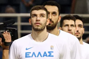 Ο Νίκος Ρογκαβόπουλος υπέγραψε τριετές συμβόλαιο