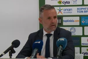 Κάτι περιμένει…