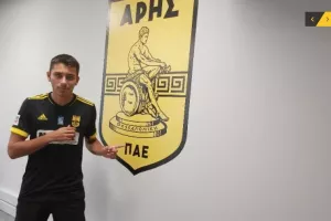 Έγινε επαγγελματίας ο Σαλιάρης