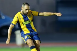 Τόρες: "Σκεφτόμαστε μόνο τον επαναληπτικό"