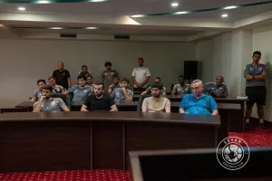 Ο Πάμπος στο πρώτο τετ-α-τετ με τους παίκτες του (φώτος)