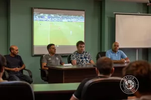 Ο Πάμπος στο πρώτο τετ-α-τετ με τους παίκτες του (φώτος)