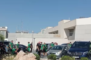 (ΒΙΝΤΕΟ/ΦΩΤΟΣ) Οι Ομονοιάτες αποθέωσαν παίκτες-Μπεργκ, ο Νορβηγός ανταπέδωσε!