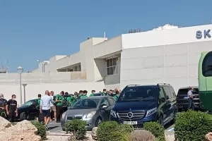 (ΒΙΝΤΕΟ/ΦΩΤΟΣ) Οι Ομονοιάτες αποθέωσαν παίκτες-Μπεργκ, ο Νορβηγός ανταπέδωσε!
