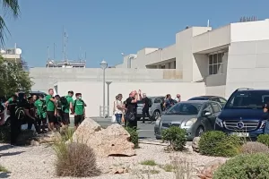 (ΒΙΝΤΕΟ/ΦΩΤΟΣ) Οι Ομονοιάτες αποθέωσαν παίκτες-Μπεργκ, ο Νορβηγός ανταπέδωσε!