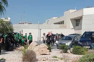 (ΒΙΝΤΕΟ/ΦΩΤΟΣ) Οι Ομονοιάτες αποθέωσαν παίκτες-Μπεργκ, ο Νορβηγός ανταπέδωσε!