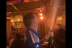 Τους έλουσε με σαμπάνια ο Λάφερτι! (βίντεο)