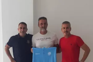 Στο τιμόνι ο "παπίρας"