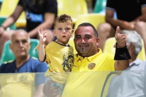 Πατέρας και γιος/ΑΕΛ