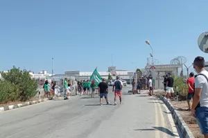 (ΒΙΝΤΕΟ/ΦΩΤΟΣ) Χαμός από τους Ομονοιάτες στο αεροδρόμιο