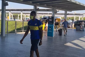 (ΦΩΤΟΣ/ΒΙΝΤΕΟ) Αναχώρησε το ΑΠΟΕΛ 
