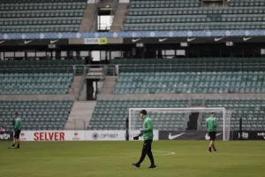 ΦΩΤΟΣ Kerkida/Αναγνωριστική βόλτα στο A. Le Coq Arena