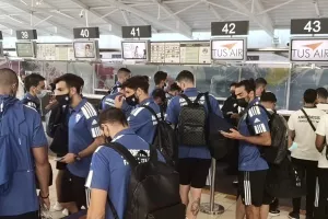 (ΦΩΤΟΣ) Check in και αναχώρηση 