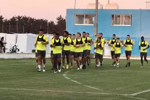 Περιμένει... για μια τετράδα