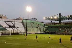 Στον αγωνιστικό χώρο το ΑΠΟΕΛ (βίντεο/φώτος)