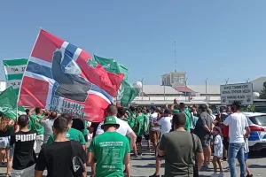(ΒΙΝΤΕΟ/ΦΩΤΟΣ) Χαμός από τους Ομονοιάτες στο αεροδρόμιο