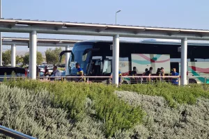 (ΦΩΤΟΣ/ΒΙΝΤΕΟ) Αναχώρησε το ΑΠΟΕΛ 
