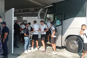 (ΦΩΤΟΣ) Η άφιξη της ΑΕΚ στην Αρένα