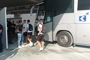 (ΦΩΤΟΣ) Η άφιξη της ΑΕΚ στην Αρένα