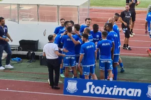 Ο Κίρζης έδωσε φανέλα με το νούμερο 200 στον κάπτεν! (φώτος)