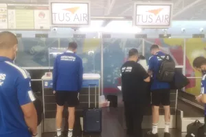 (ΦΩΤΟΣ) Check in και αναχώρηση 